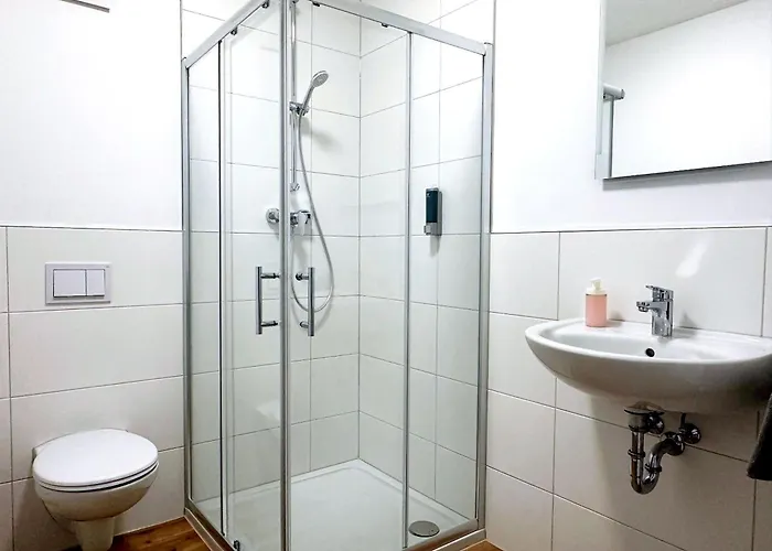 Schoene I Kostenloses Parken I Home2share *